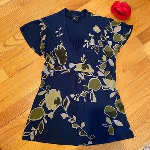 NWOT Banana Republic Navy Flutter Sleeve Top